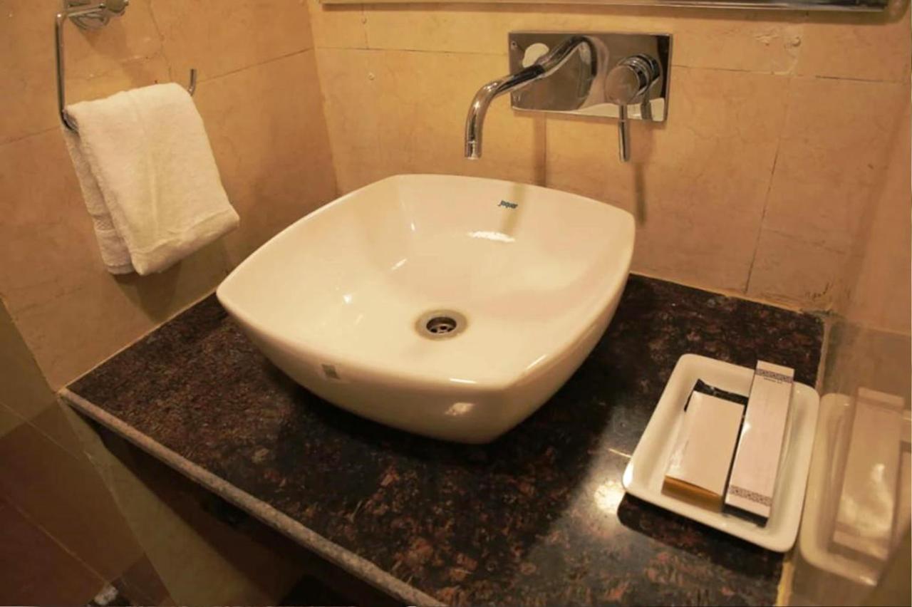 Hotel Citi Inn Grande Zirakpur Екстер'єр фото