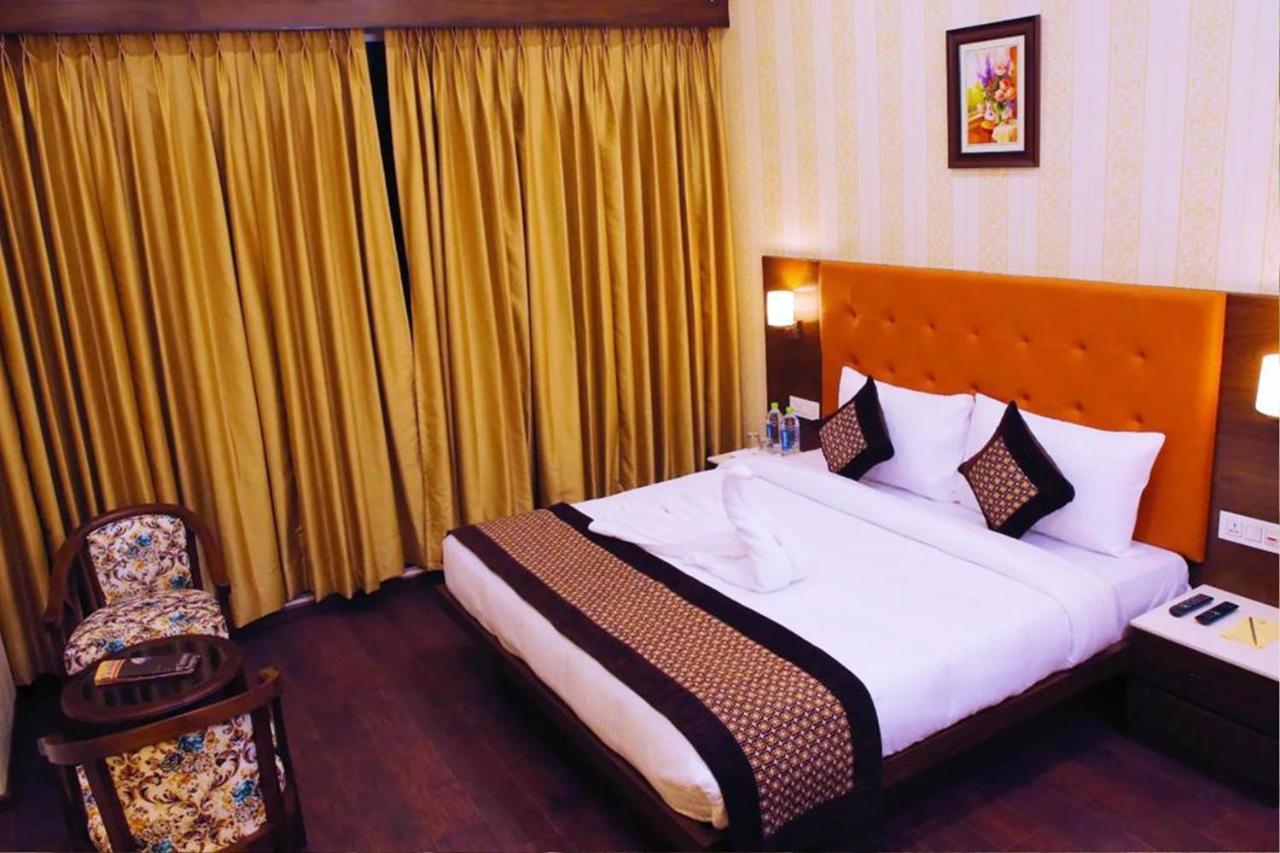 Hotel Citi Inn Grande Zirakpur Екстер'єр фото