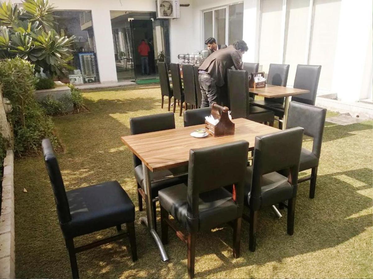 Hotel Citi Inn Grande Zirakpur Екстер'єр фото