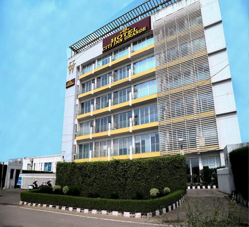 Hotel Citi Inn Grande Zirakpur Екстер'єр фото