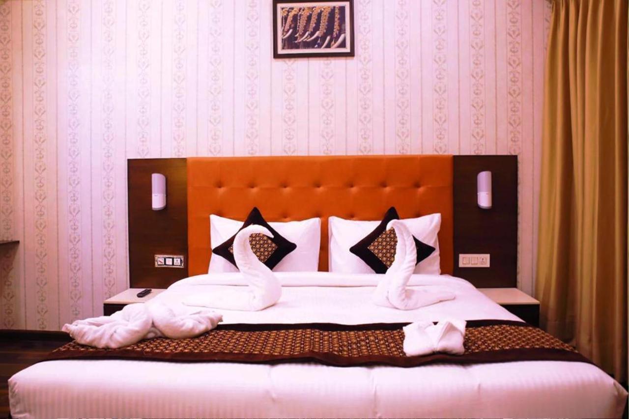 Hotel Citi Inn Grande Zirakpur Екстер'єр фото
