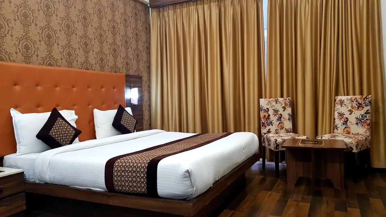 Hotel Citi Inn Grande Zirakpur Екстер'єр фото